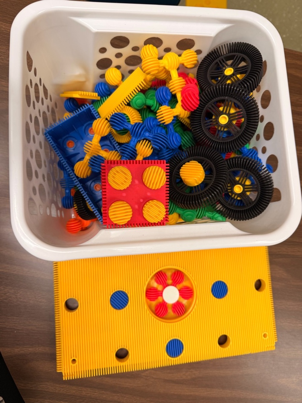 Bristle Building Blocks Interlocking Gear Builder Set - basket not included